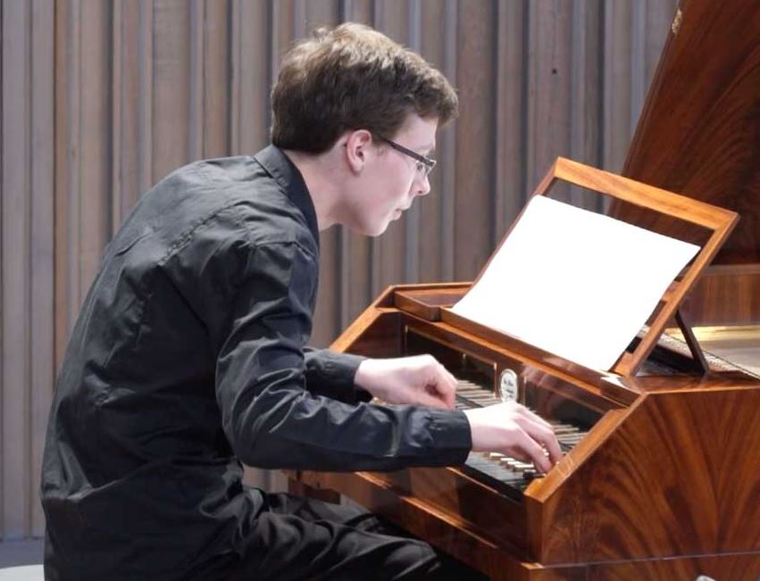 Martin Nöbauer am Klavier