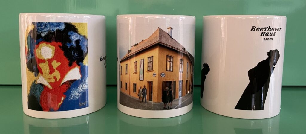 Die neuen Tassen des Beethovenhaus Baden mit 3 verschiedenen Beethoven - Motiven nebeneinander